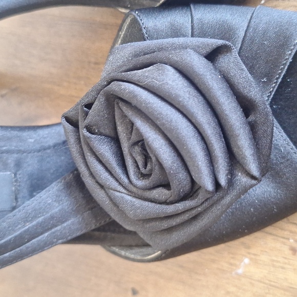 NINA NEW YORK Black Satin Rosette D'orsay Slingback Heels - Size 6M - Picture 9 of 12
